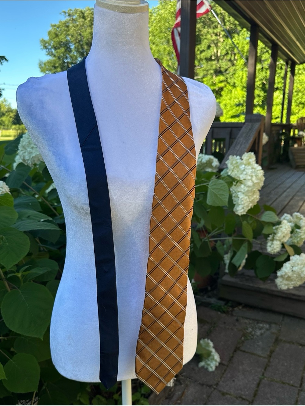 Tommy Hilfiger Vintage Silk Neck Tie Gold Base with Navy and White Pattern
